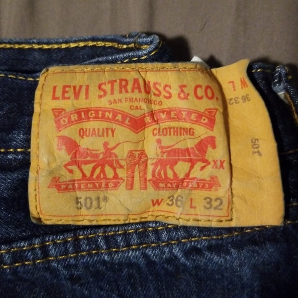 Levis - Picture 2 of 2
